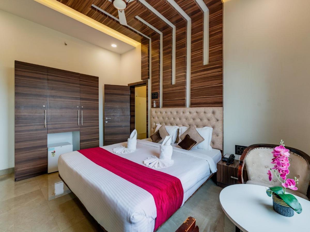 Hotel Chandradeep Regency Dhule Exterior foto