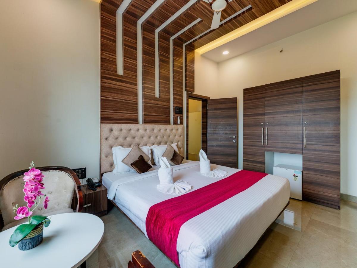 Hotel Chandradeep Regency Dhule Exterior foto