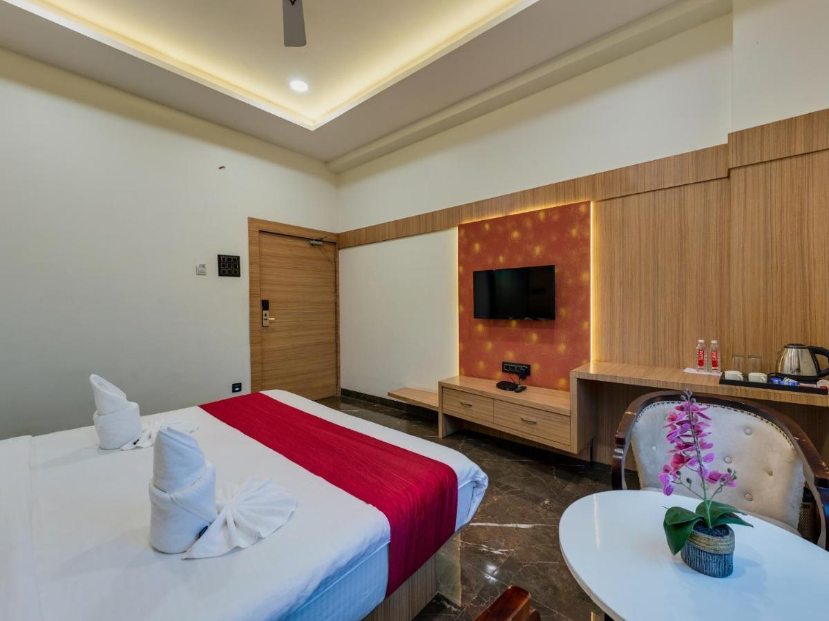 Hotel Chandradeep Regency Dhule Exterior foto