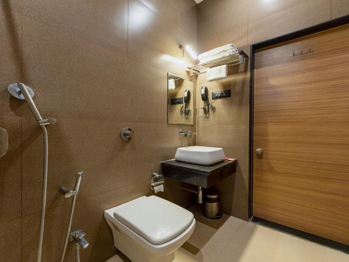 Hotel Chandradeep Regency Dhule Exterior foto