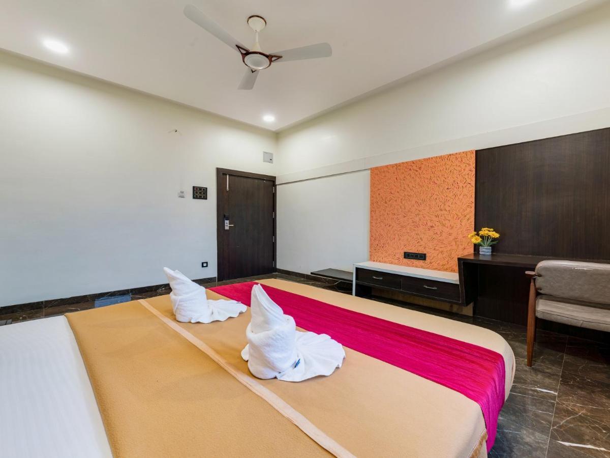 Hotel Chandradeep Regency Dhule Exterior foto